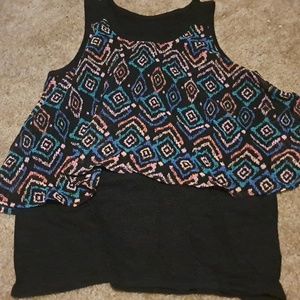 Black shirt with colorful thingy-